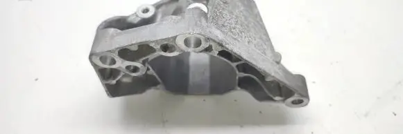 Volvo S90, V90 Engine mounting bracket 32325434