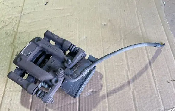 Peugeot 5008 II Rear brake caliper AD777014 9819060880