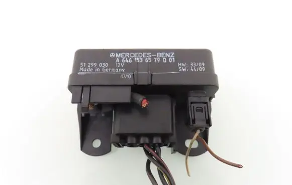 Mercedes-Benz A W168 Glow plug pre-heat relay A6461536579Q01