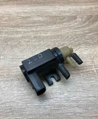 Volkswagen PASSAT B6 Turbo solenoid valve 1K0906627A 70086800