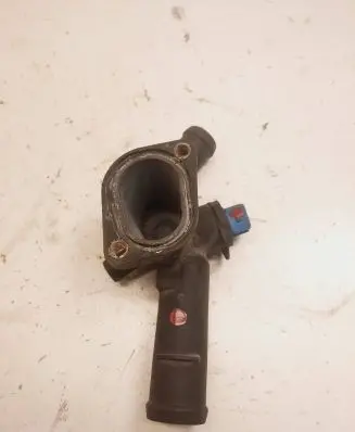 Volkswagen Golf IV Engine coolant pipe/hose 06A121133D