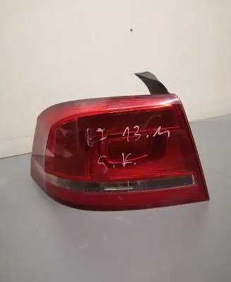 Volkswagen PASSAT B7 Rear/tail lights 3AE945095F