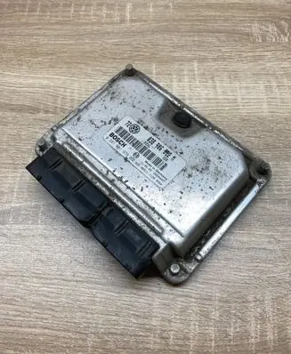 Volkswagen Golf IV Engine control unit/module ECU 038906012M 0281001979