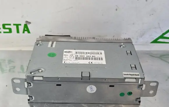 Radio/CD/DVD/GPS head unit