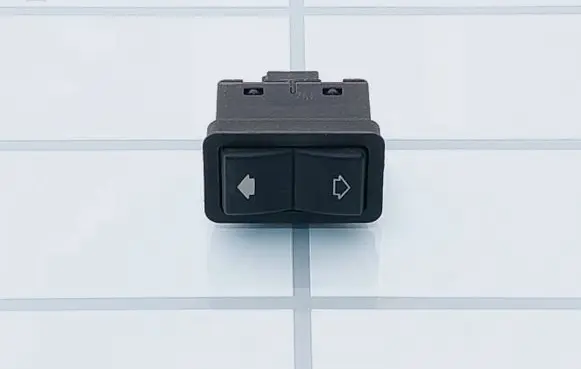 BMW 5 E39 Quarter vent window switch 8368974