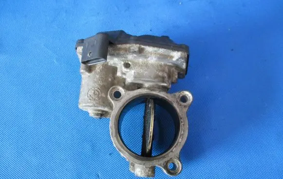 BMW 5 G30 G31 Throttle valve 7810752 10378517