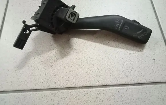 Volkswagen Golf V Wiper control stalk 1K0953513H