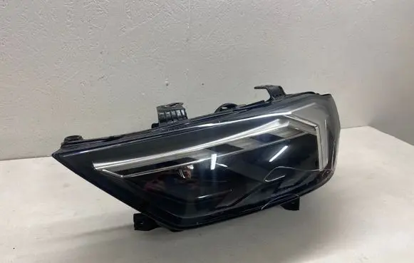 Audi A1 Headlight/headlamp 82A941033D 90106082