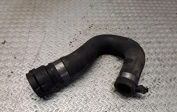 BMW 5 E39 Engine coolant pipe/hose