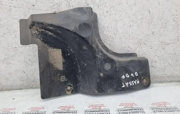 Volkswagen PASSAT B7 Front underbody cover/under tray 3C0825272B