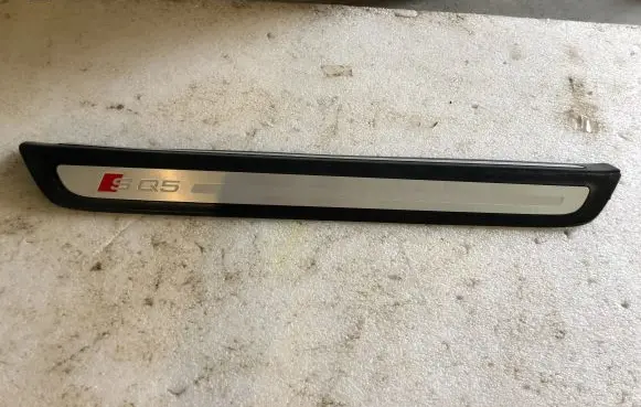 Audi Q5 SQ5 Front sill trim cover 8R0853374G 8R0853374