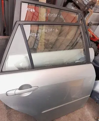 Mazda 6 Rear door