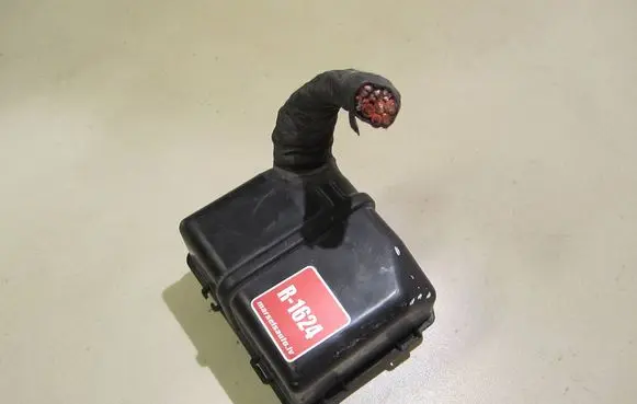 Volkswagen PASSAT B6 Fuse box set 1K0937507B