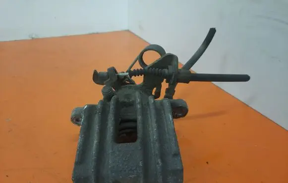 Volkswagen Crafter Rear brake caliper