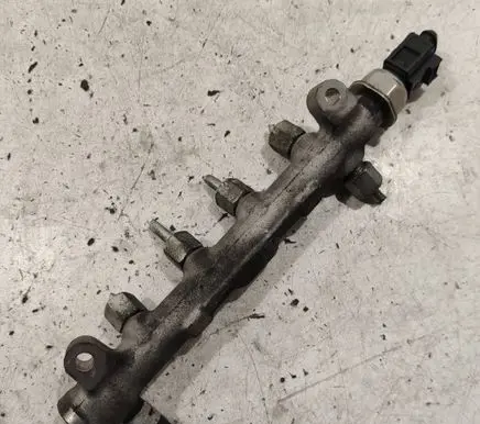 Volkswagen Golf IV Fuel main line pipe 04L089