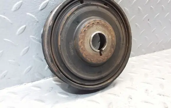 Renault Scenic III - Grand scenic III Crankshaft pulley 8200699517