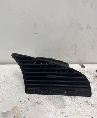 BMW 3 E36 Dash center air vent grill 8363533 8383533