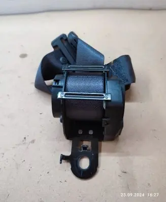 Jeep Grand Cherokee (WK) Rear seatbelt