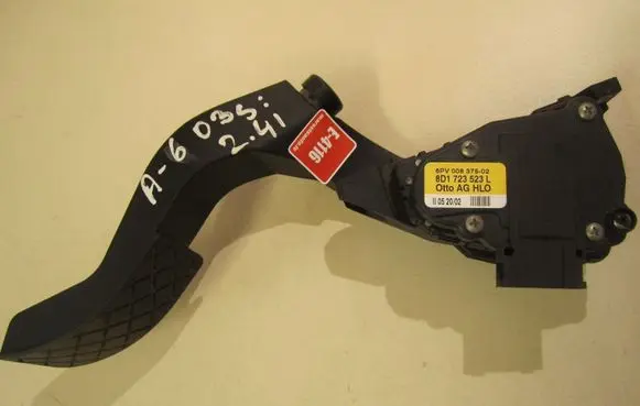 Audi A6 S6 C5 4B Accelerator throttle pedal 8D1723523L