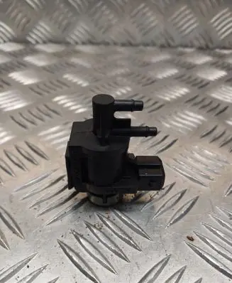 Audi A4 S4 B6 8E 8H Turbo solenoid valve 1J0906283A