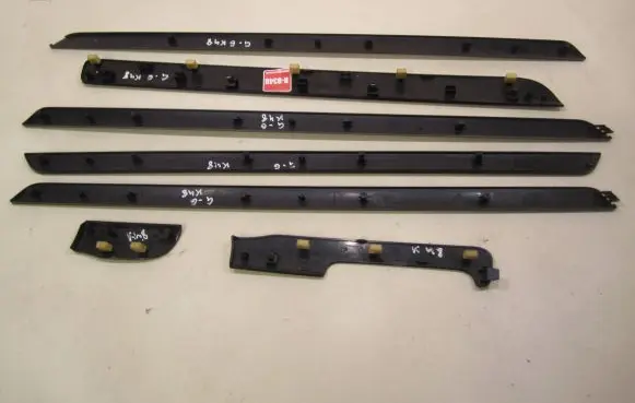 Volkswagen Golf VI Dashboard glove box trim 5K1858415B