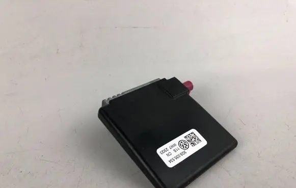 Volkswagen Golf VIII Aerial antenna amplifier 3G9035534