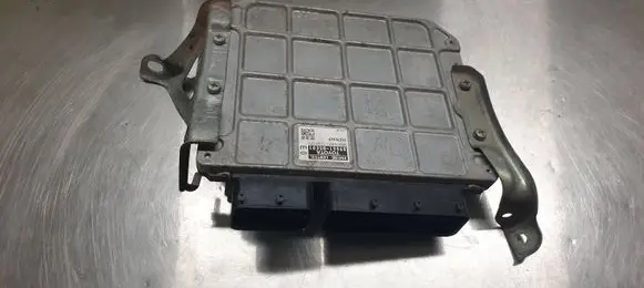 Toyota Avensis T270 Other control units/modules 8966105E01 MB2754001160