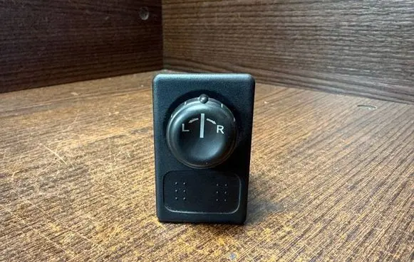 Nissan Almera Tino Wing mirror switch 25570BM400