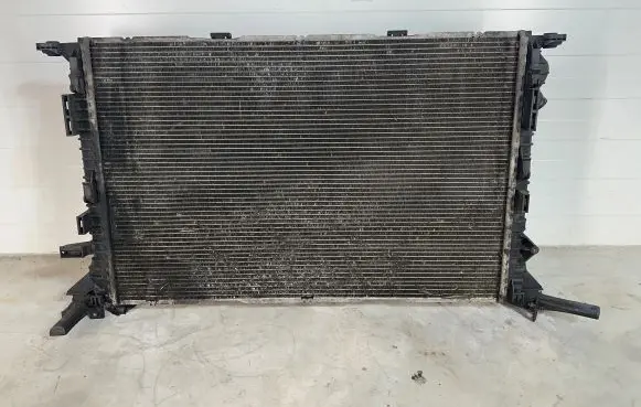 Audi A5 8T 8F Coolant radiator 8K0121251H 507702 VP7T8H8005CC