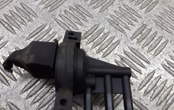 Saab 9-5 Valve vacuum 