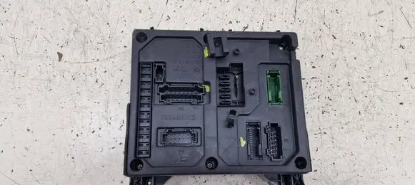 Ford Galaxy Fuse module 7M3962258L