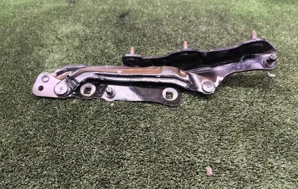 Tesla Model 3 Tailgate/trunk/boot hinge 902116