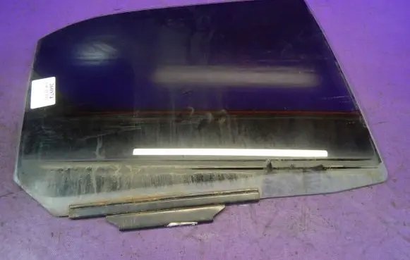 KIA Picanto Front door window glass four-door