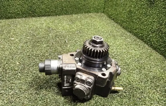 Renault Trafic III (X82) Fuel injection high pressure pump HMLGT4813R 167005114R 0445010406