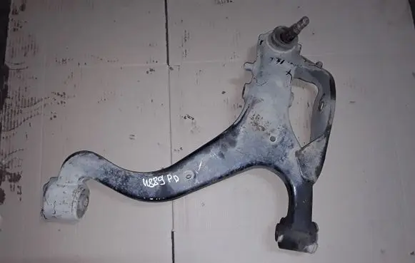 Land Rover Discovery 3 - LR3 Front lower control arm/wishbone NOCODE