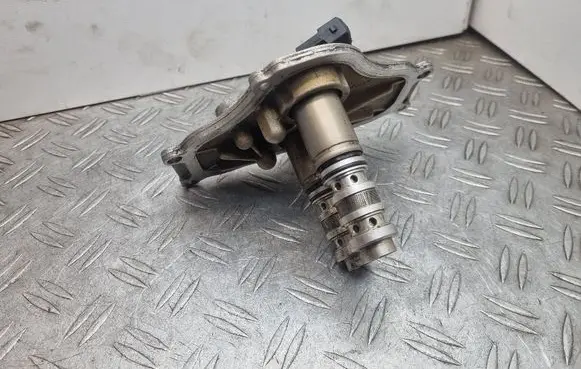 BMW 7 F01 F02 F03 F04 Camshaft vanos timing valve 7566279 7561265 11367561265