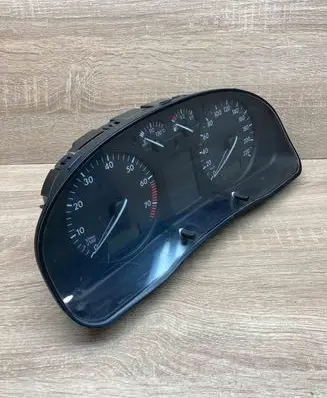 Volkswagen PASSAT B5 Speedometer (instrument cluster) 3B0919880 110008776 001