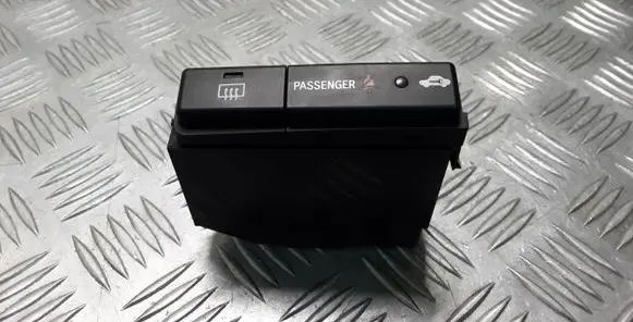 Toyota Avensis T250 Windscreen/window heater switch 8479005130