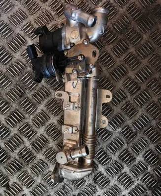 Land Rover Defender EGR valve cooler K6D39U438AD