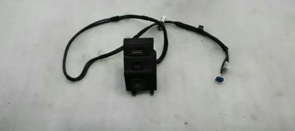 Mercedes-Benz SL R231 USB socket connector A2318210611