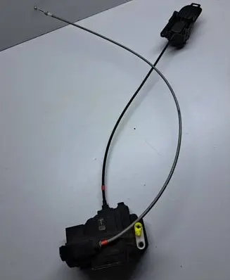 Nissan Note (E11) Front door lock 5010800006
