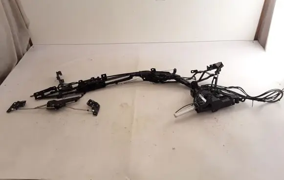 Volvo C70 Convertible roof hinge 31325227