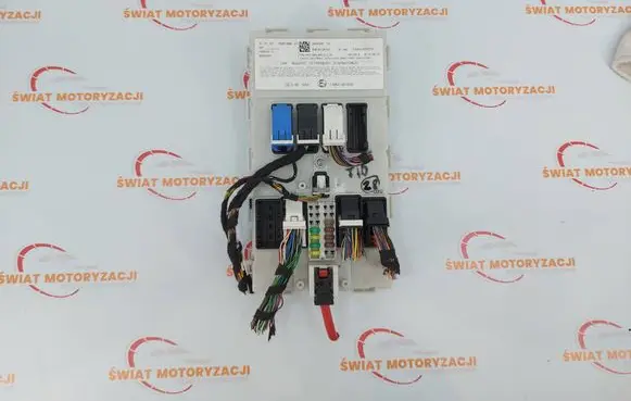 BMW 1 F20 F21 Fuse module 6824386