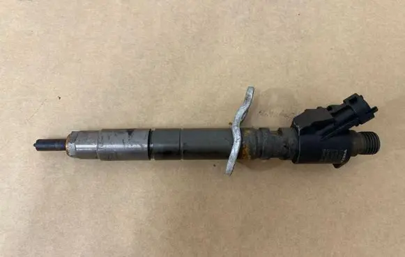 Volvo V40 Fuel injector 31303238 0445116046 3351
