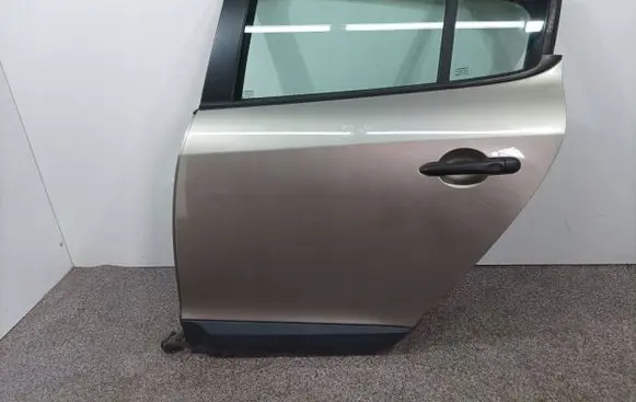 Renault Megane III Front door
