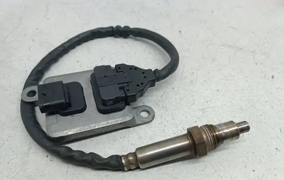 Mercedes-Benz E W212 Lambda probe sensor A0009053506 5WK96681F 0009053506