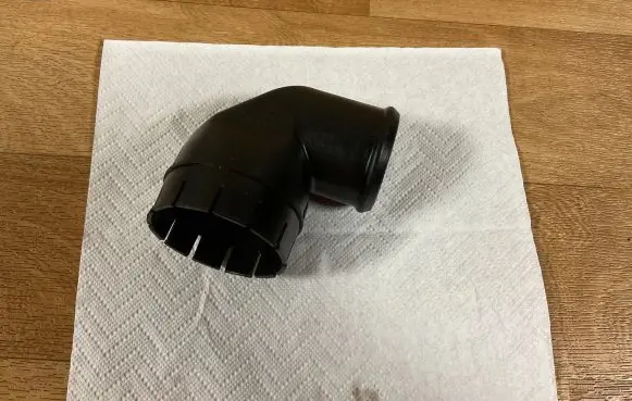 Volvo V50 Engine coolant pipe/hose E019172