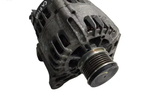 Renault Captur Generator/alternator 231001318R