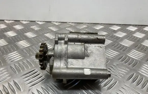 Ford Fusion II Oil pump 8E5G6600AD