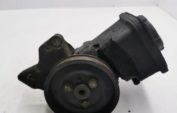 BMW X5 E53 Power steering pump 2249949